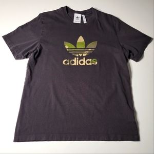 Adidas graphic Tshirt L